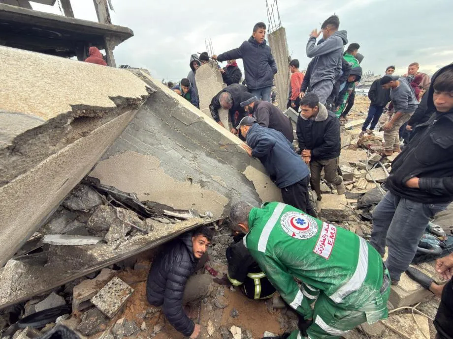 28 شهيداً منذ الفجر: 14 منهم في قصف حيي الشيخ رضوان والنصر غرب غزة